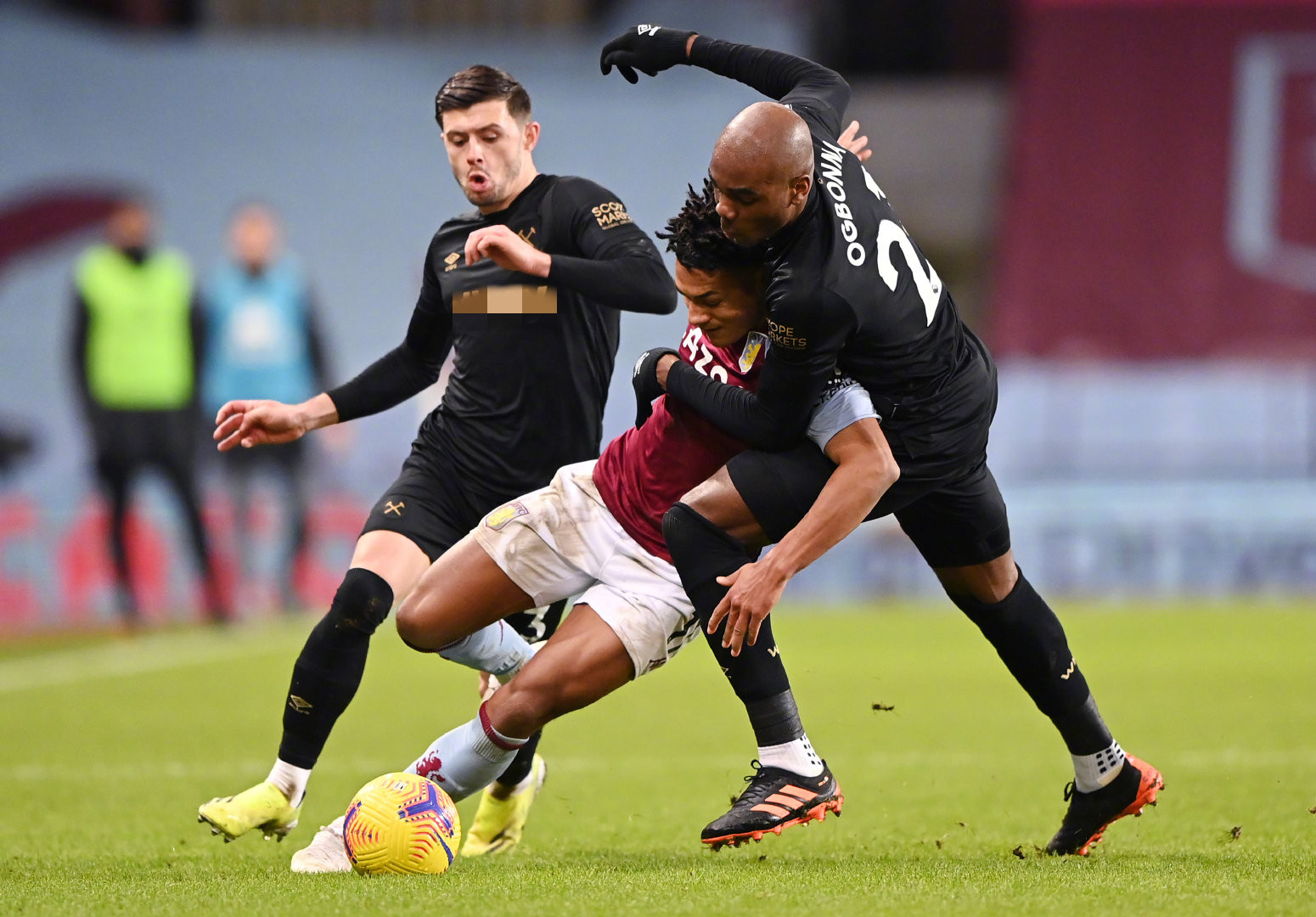 迫使企业重 迫使企业重